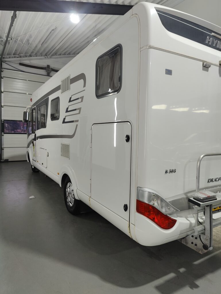 Hymer camper na een wash en sealant behandeling